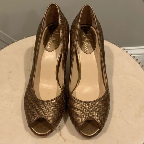 Cole Haan Gold Heeled Metallic Woven Leather Peep Toe Woman’s Pumps Size 6 - Picture 9 of 11